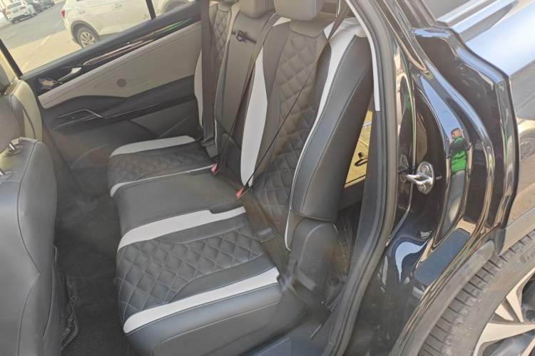 Used Volkswagen ID.6 CROZZ 2022 Long-Range PRO Edition
