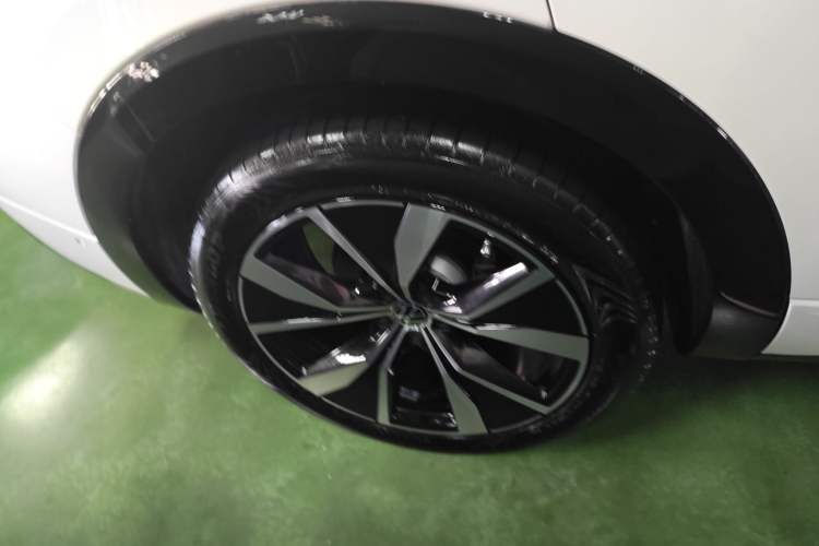 Used Volkswagen Tavendor 2023 380TSI Four-Wheel Drive R-Line First Edition
