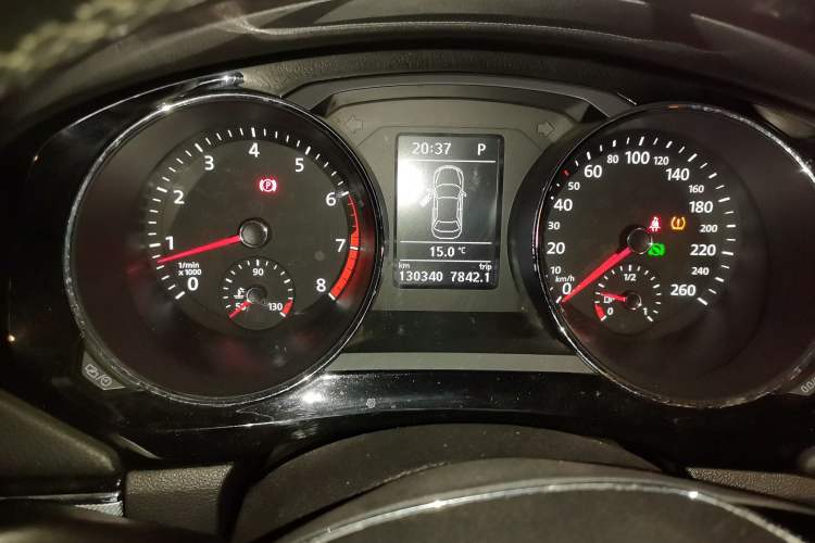 Used Volkswagen Sagitar 2018 280TSI DSG Comfort Model Instrument Cluster