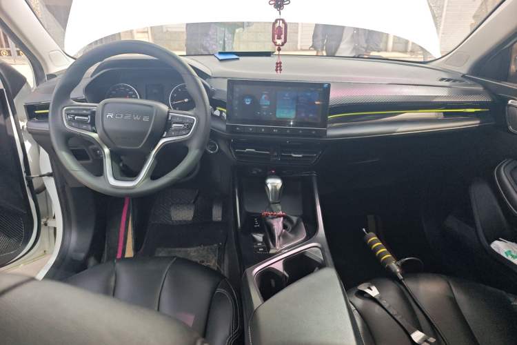 Used Roewe i5 2021 1.5L CVT Black Gold Edition
