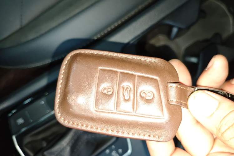 Used Volkswagen Tiguan L 2021 330TSI Automatic Two-Wheel Drive Smart Edition
