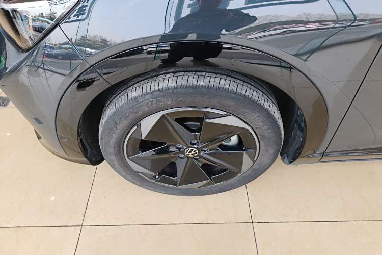 Used Volkswagen ID.UNYX 2024 Pro Long-Range Version Exterior 4