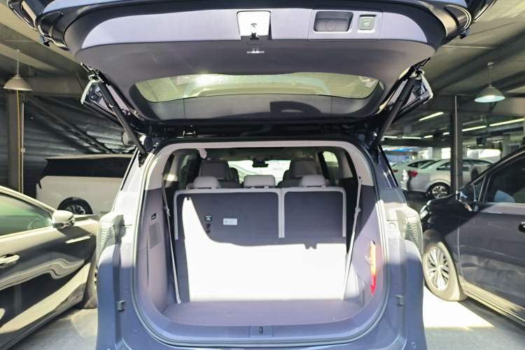 Used Buick GL8 2026 Model Lu Zun Luxury Edition