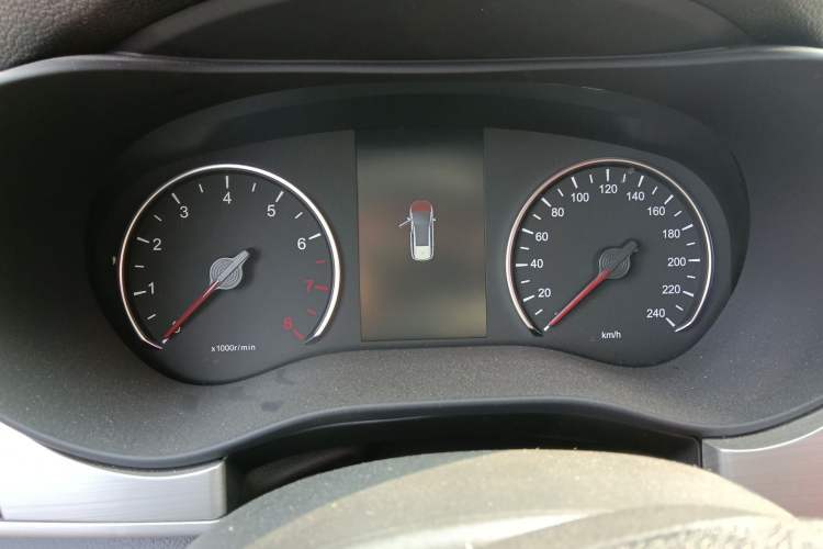 Used BYD Song MAX 2021 Upgraded Model 1.5T Automatic Flagship Version with 6 Seats Instrument Cluster