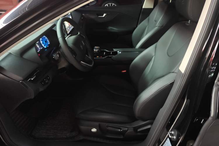 Used Hongqi E-QM5 2022 431 km Charge & Enjoy Edition Left Front Seat