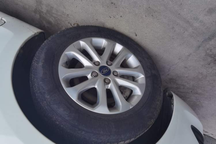 Used Ford Focus 2013 Hatchback Classic 1.8L Automatic Base Model
