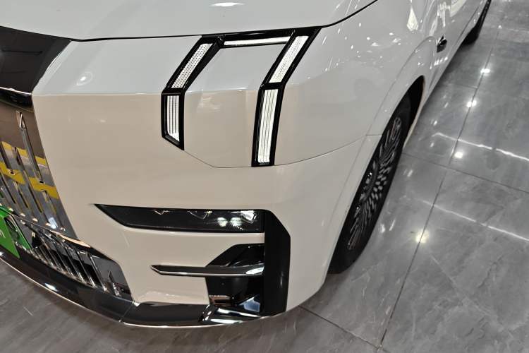 Used Zeekr 009 2024 7-Seater Aisle Version 108 kWh