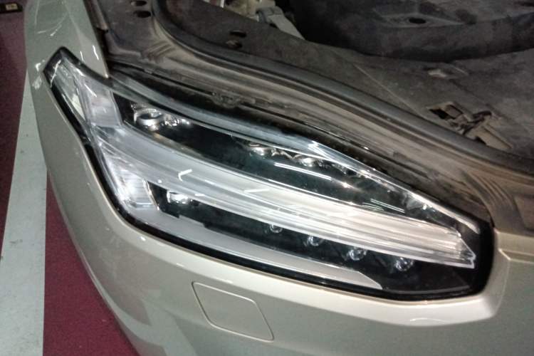Used Volvo XC90 2015 T6 Zhiya Edition 7-seater Right Front Headlight