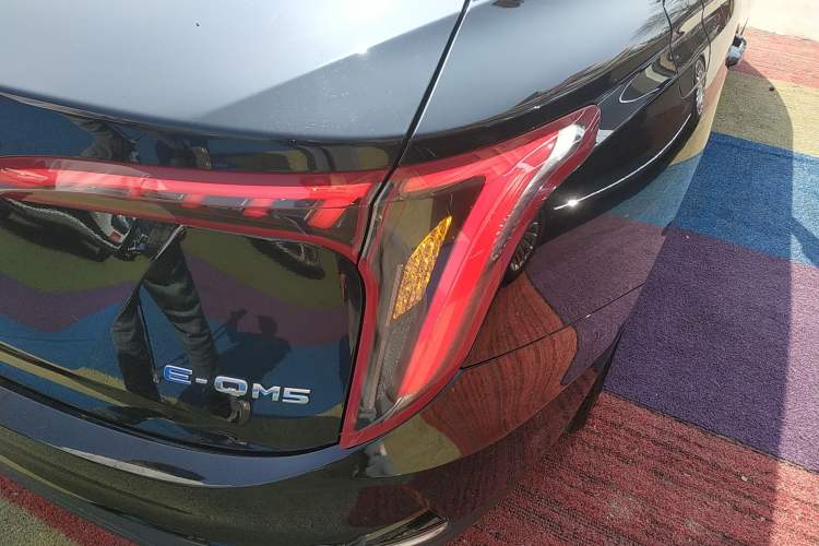 Used Hongqi E-QM5 2021 Online Booking Charging T3 Edition 4 Seats Right Rear Taillight