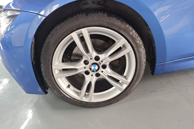 Used BMW 3 Series 2018 320i M Sport Package Left Front Wheel Hub