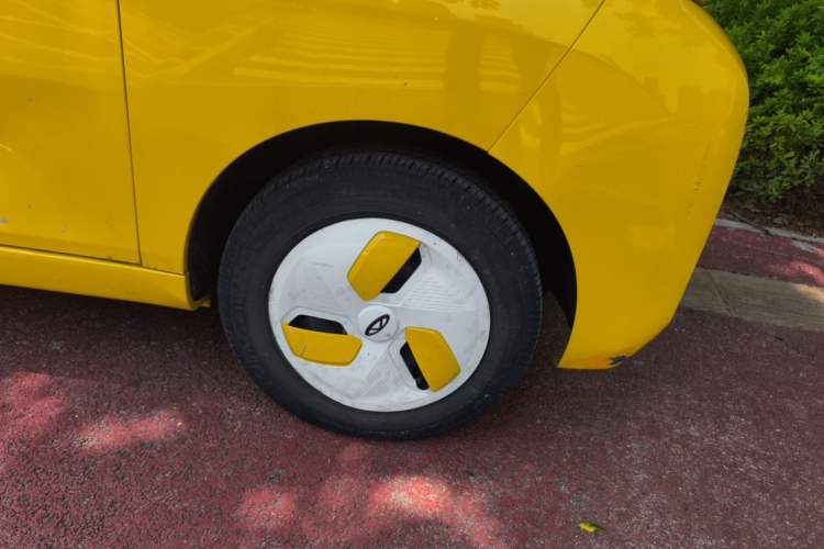Used Chery QQ Ice Cream 2022 170km Sundae Phosphate Lithium-Ion