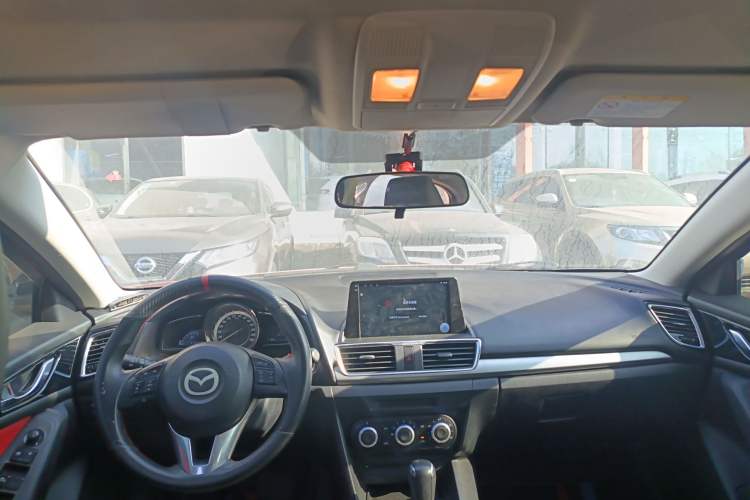 Used Mazda Mazda 3 Axela 2016 Sedan 1.5L Automatic Comfort Model
