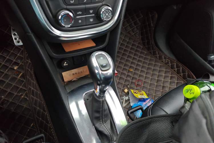 Used Buick Encore 2014 1.4T Automatic Two-Wheel Drive Urban Elite Model Gear Lever