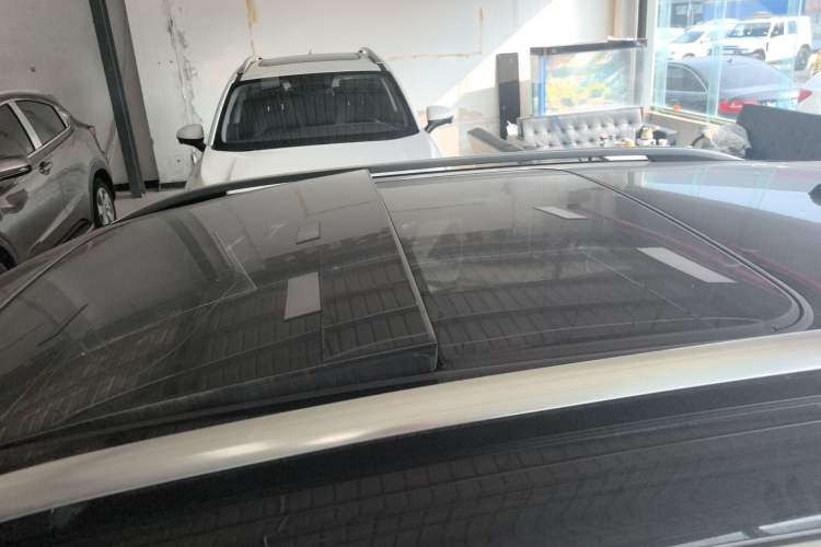 Used Volkswagen T-ROC 2021 280TSI DSG Two-Wheel Drive R-Line Pro Connected Version
