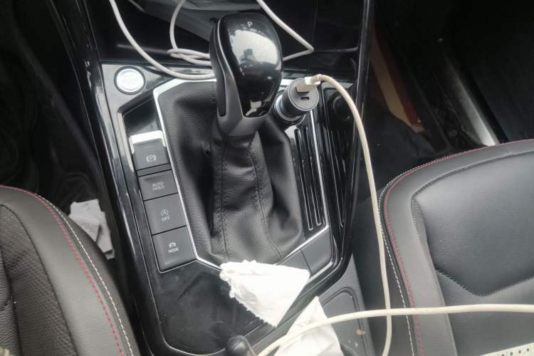 Used Volkswagen Tayron 2022 280TSI Two-Wheel Drive Luxury Smart Connectivity Version Gear Lever