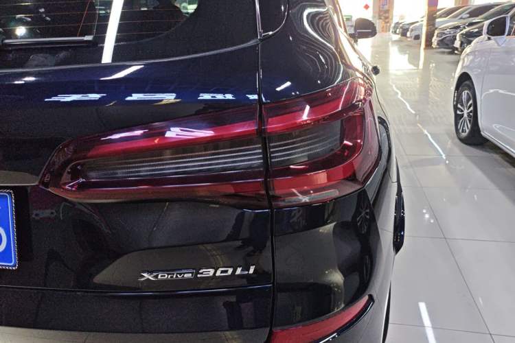 Used BMW X5 2022 xDrive 30Li Luxury M Sport Package