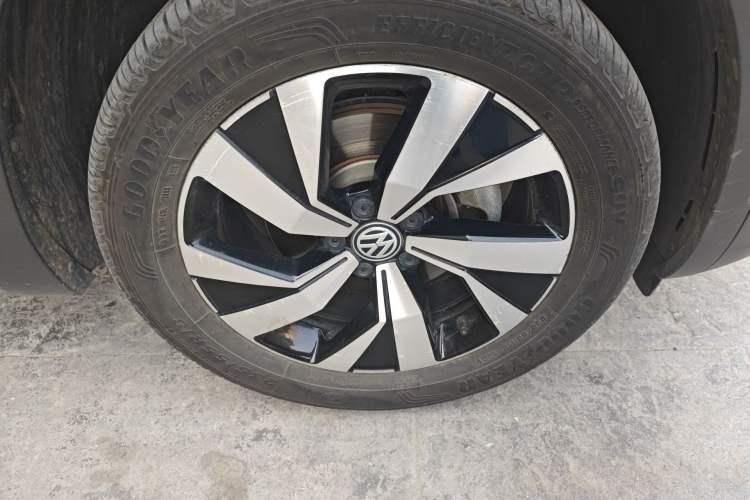 Used Volkswagen Tayron 2020 280TSI Two-Wheel Drive Luxury Connect Edition Right Front Wheel Hub