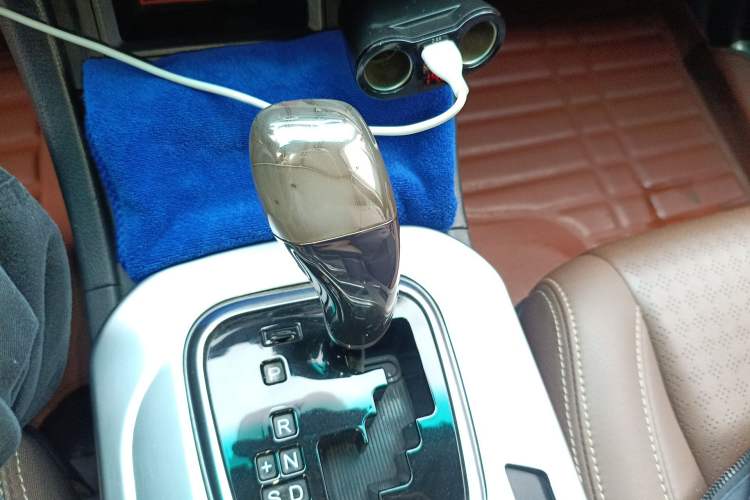 Used BYD S7 2015 2.0T Automatic Prestige Model Gear Lever
