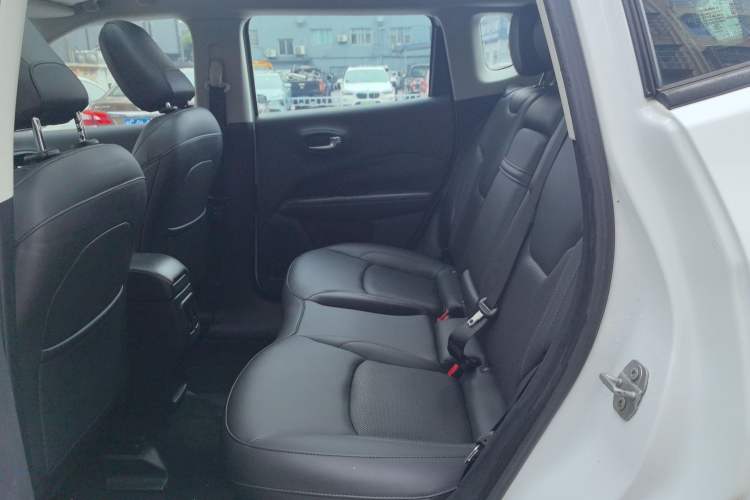 Used Jeep Compass 2017 200T Automatic Family Edition
