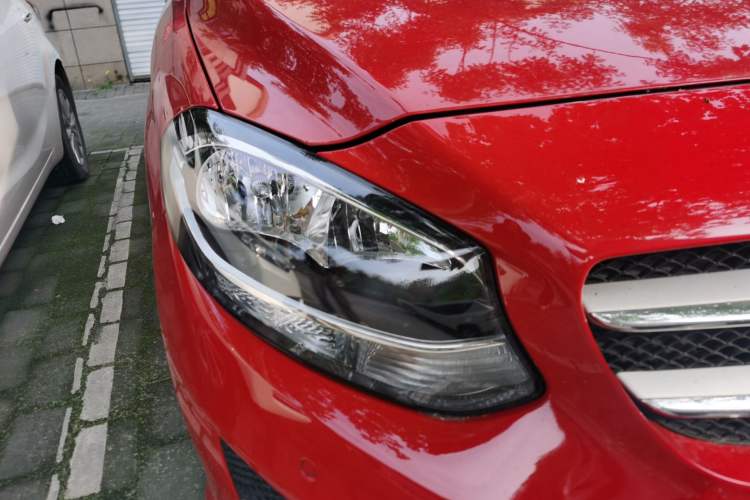 Used Mercedes-Benz B-Class 2015 B 200 Sport Edition Right Front Headlight