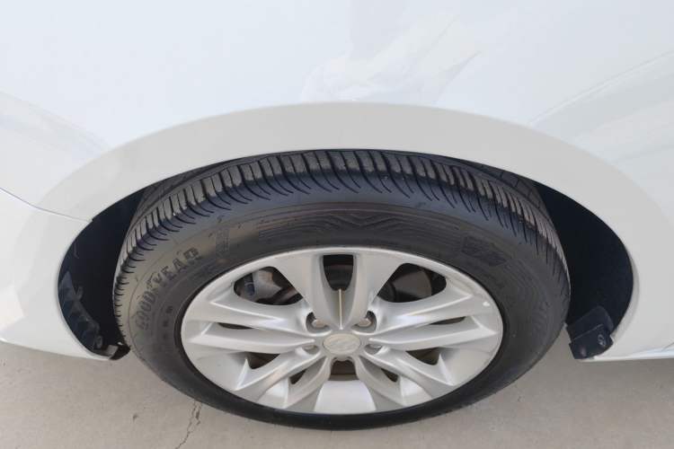 Used Buick Verano 2019 Sedan 20T Dual-Clutch Leading Model Left Front Wheel Hub