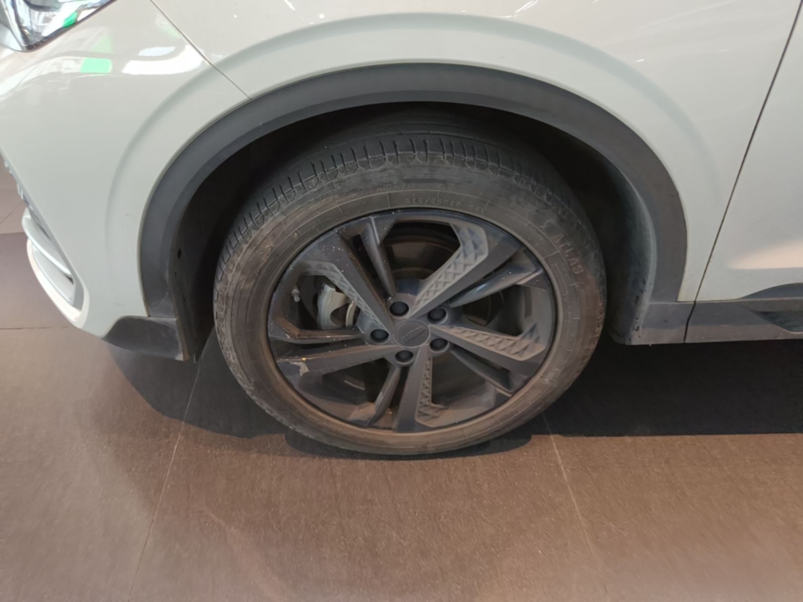 Geely Auto Coolray 2025 Bin Yue L 1.5T DCT Starlight Edition — снимка 10