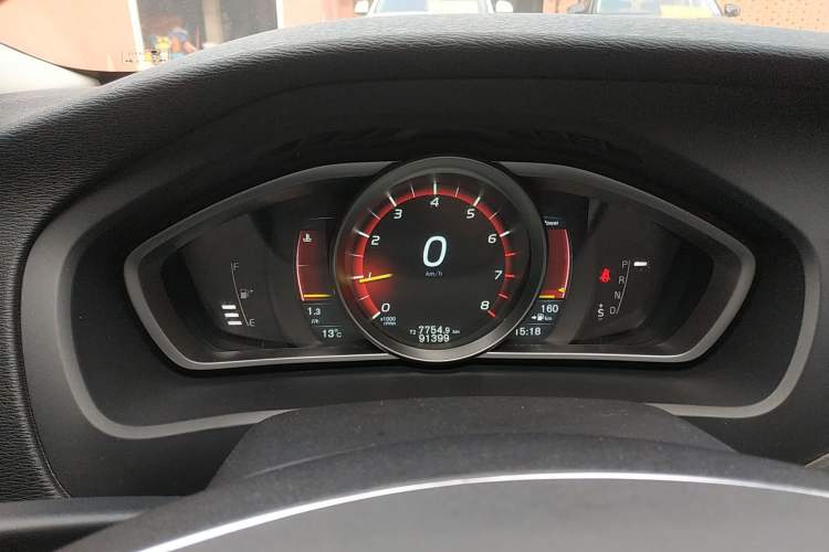 Used Volvo V40 2016 T3 Zhiyi Edition
