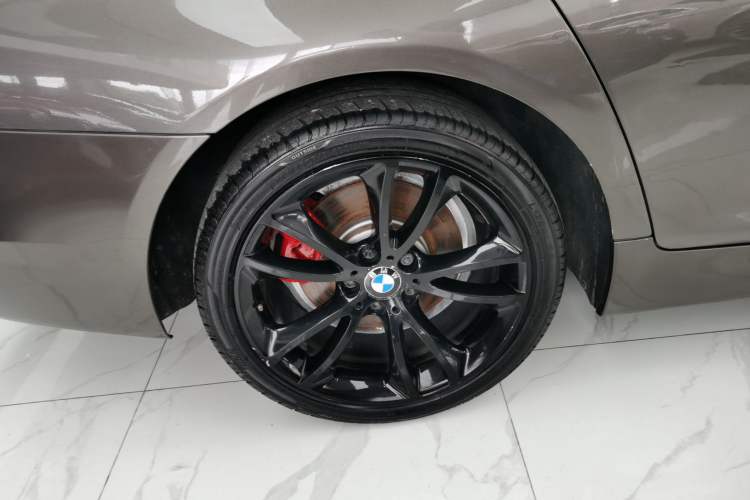 Used BMW 5 Series 2014 535Li Leading Model
