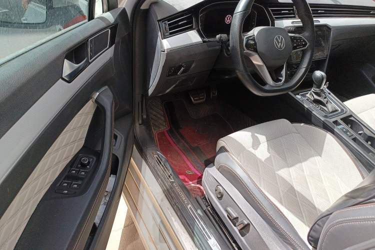 Used Volkswagen Magotan 2023 2 Million Units Commemorative Edition 330TSI DSG Luxury Version Driver Seat