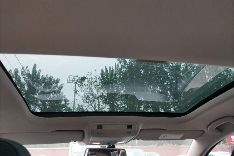 Used Volkswagen Golf 2015 1.4TSI Manual Comfort Model Headliner