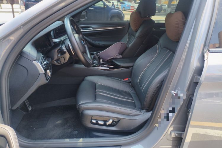 Used BMW 5 Series 2022 Restyled 530i Sport Line with M Sport Package Left Front Seat