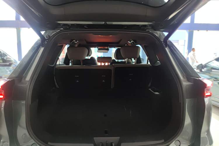 Used Chery Fengyun T8 2025 1.5T 130km Deluxe Version 5 Seats Trunk