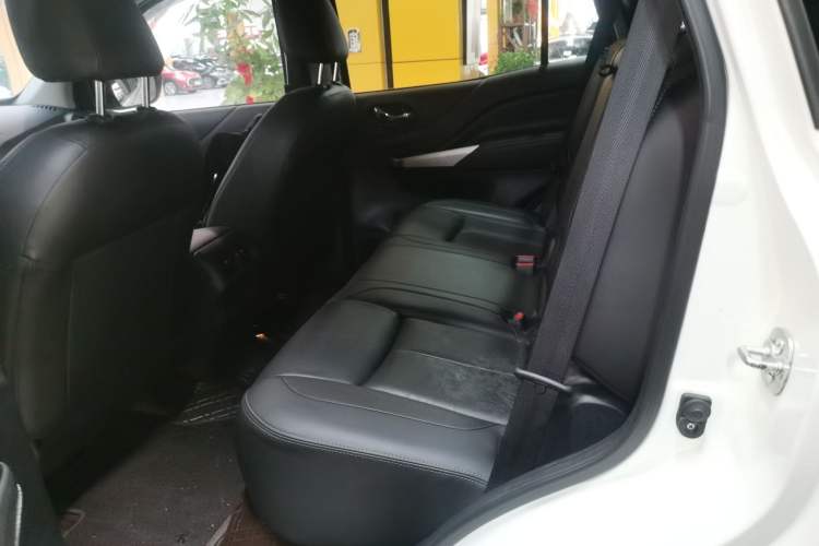 Used Nissan Terra 2020 2.5L XL Upper 4WD Automatic Four-Wheel Drive Luxury Edition Left Rear Seat