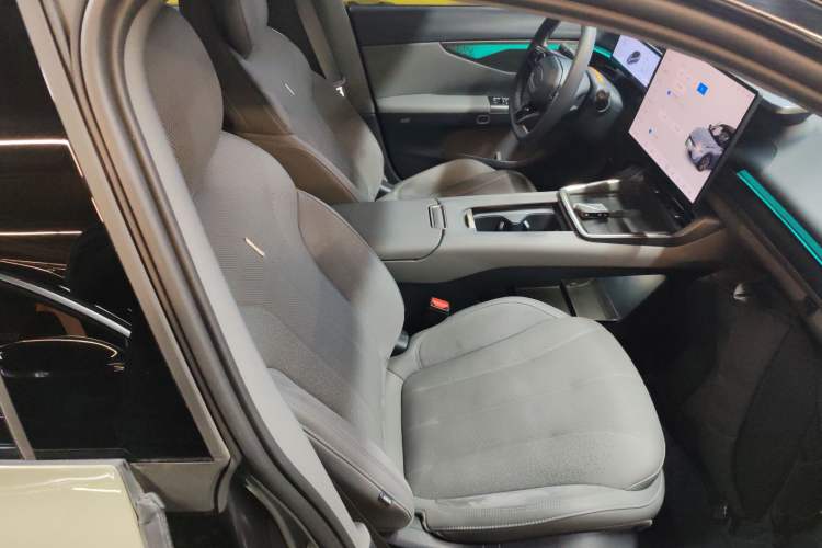 Used Lynk & Co 07 2024 EM-P 126 Long-Range Halo
