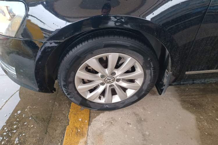 Used Volkswagen Passat 2014 1.8TSI DSG Prestige Navigation Edition Left Front Wheel Hub