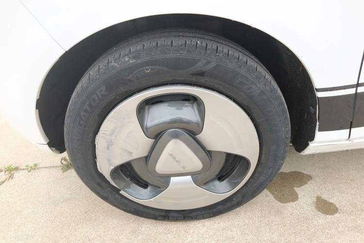 Used Geely Galaxy Panda 2023 Panda Mini 200km Dynamic Bear Left Front Wheel Hub