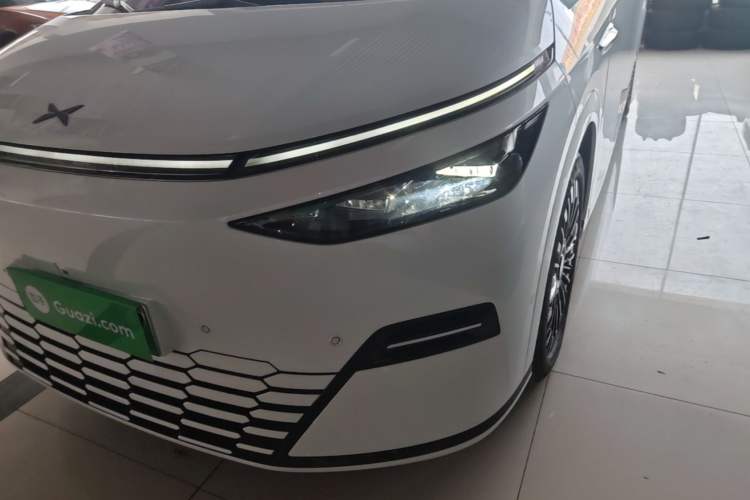 Used XPeng X9 2025 740 Ultra-Long Range Max Left Front Headlight