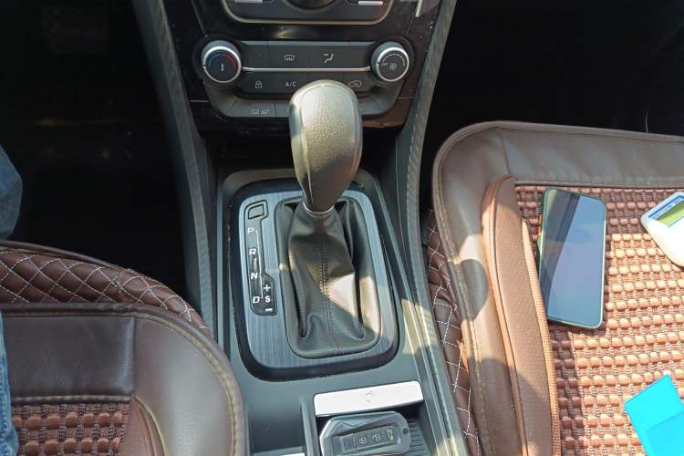 Used JMC Yusheng S330 2016 1.5L GTDi Automatic Two-Wheel Drive Fashion Edition