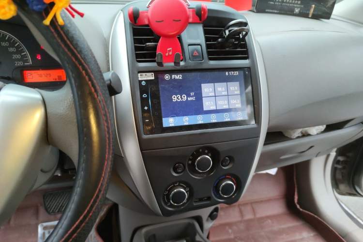 Used Nissan Sunny 2015 1.5XE CVT Master Edition Audio And AC Panel