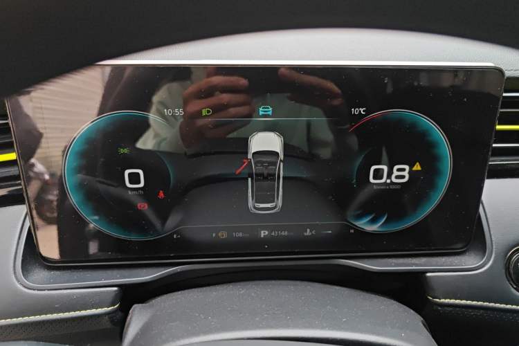 Used Roewe RX5 2023 PLUS 330TGI Automatic Trendsetting Smart Edition
