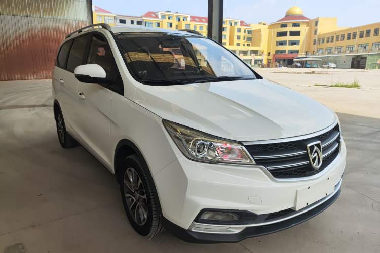 Used Baojun 730 2019 1.5T Manual Fashion Model 7-seater National V Front Right 45 Deg