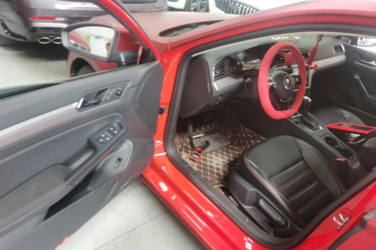 Used Volkswagen Lamando 2019 230TSI DSG Fashion Edition China V Standard