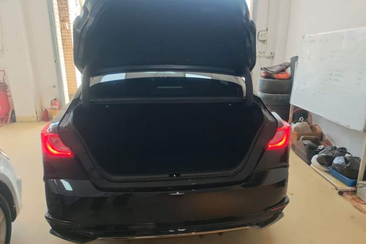 Used Toyota Camry 2026 Model Dual-Engine 2.0HXS Sport Plus Edition
