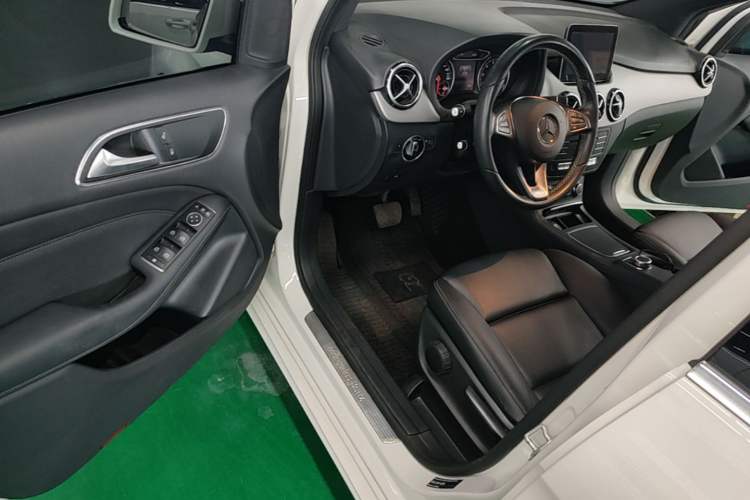 Used Mercedes-Benz B-Class 2017 B 200 Sport Edition
