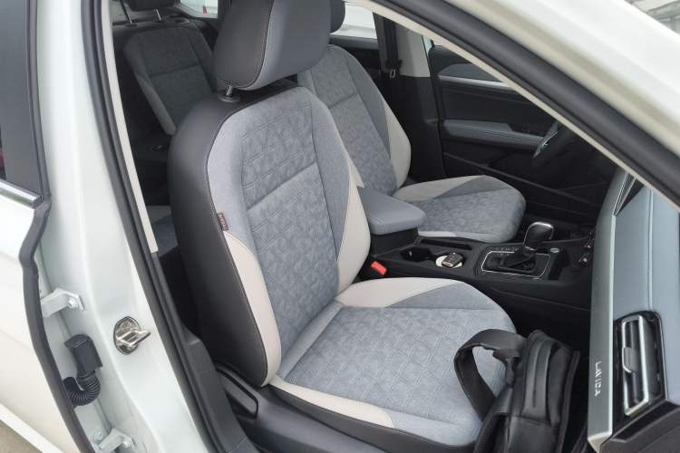 Used Volkswagen Lavida 2023 300TSI DSG Full-Comfort Edition
