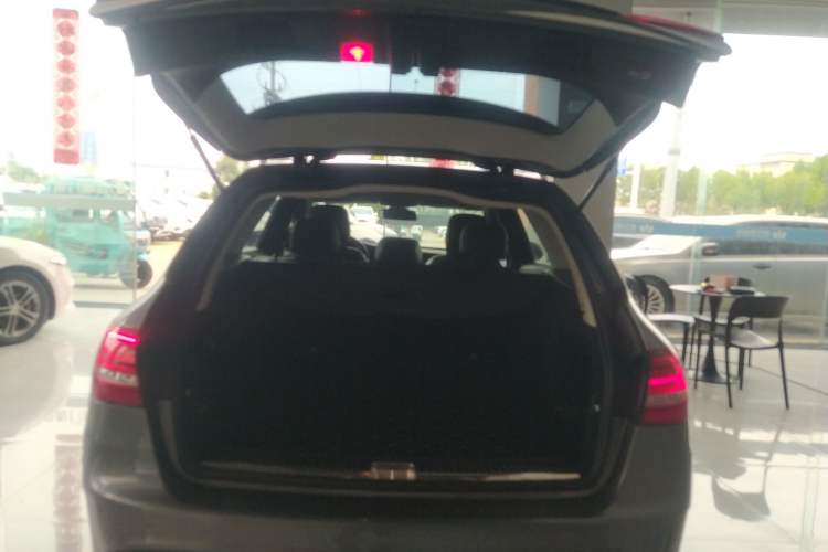 Used Mercedes-Benz C-Class 2017 C 200 station wagon
