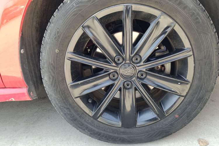 Used Volkswagen Polo 2014 1.6L Automatic Comfort Edition Right Front Wheel Hub