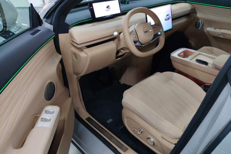 Used EXEED Star Era ET 2024 Extended-Range 240 Ultra All-Wheel Drive Interior 3