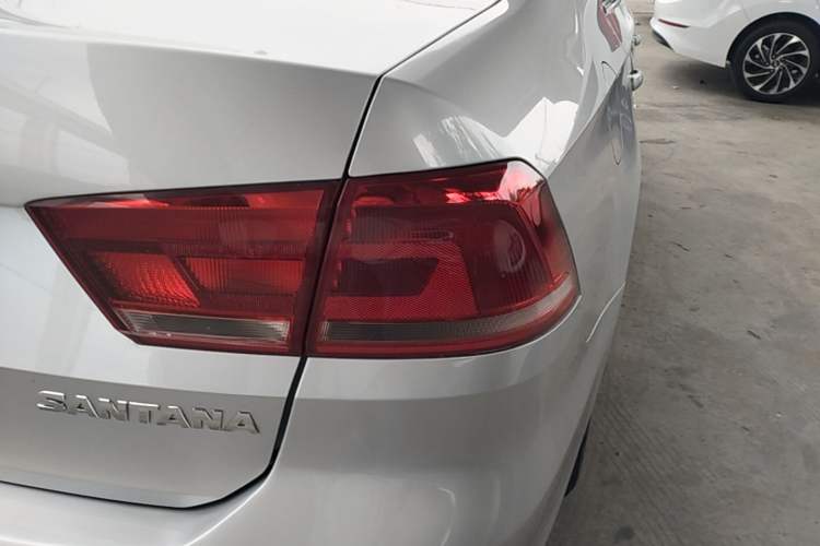 Used Volkswagen Santana 2015 1.4L Manual Comfort Edition