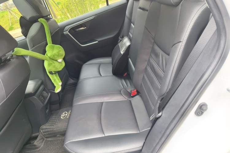 Used Toyota RAV4 2021 2.0L CVT Two-Wheel Drive Fashion PLUS Edition
